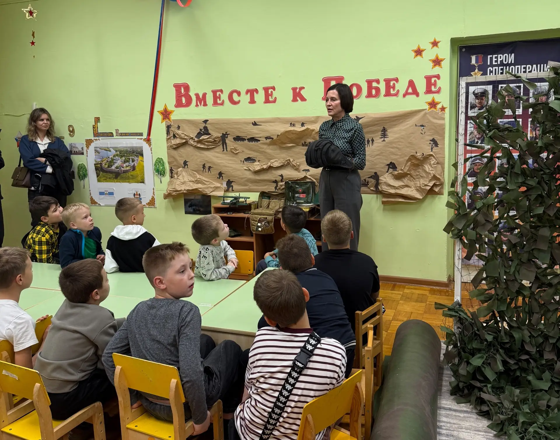 🥋 Юные дзюдоисты Новгородской области сплели маскировочную сеть для бойцов СВО