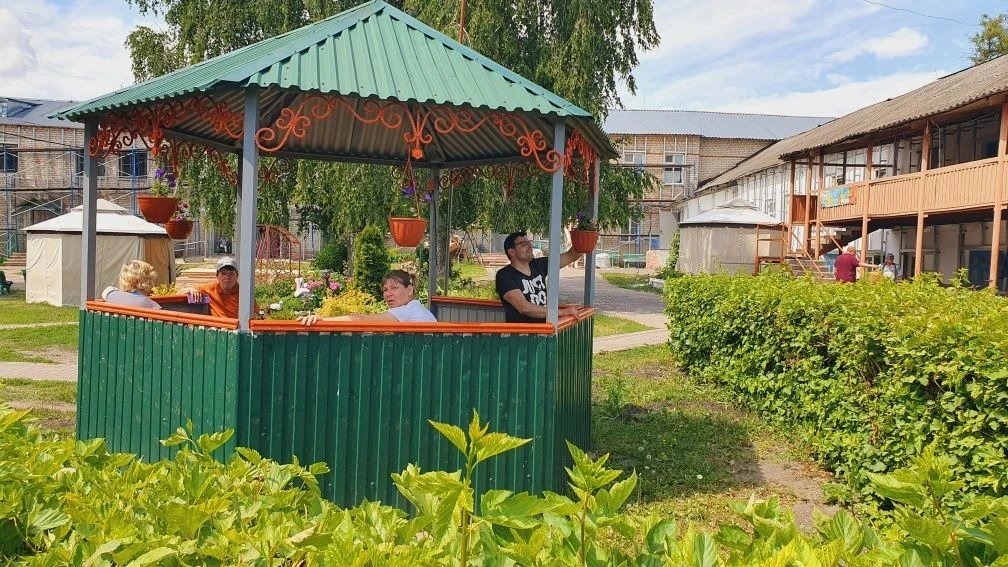 «Теплица обещает: урожай уже в пути»

🌱 Взгляните на наши грядки. Крупно, сочно, зелено. Овощи наби