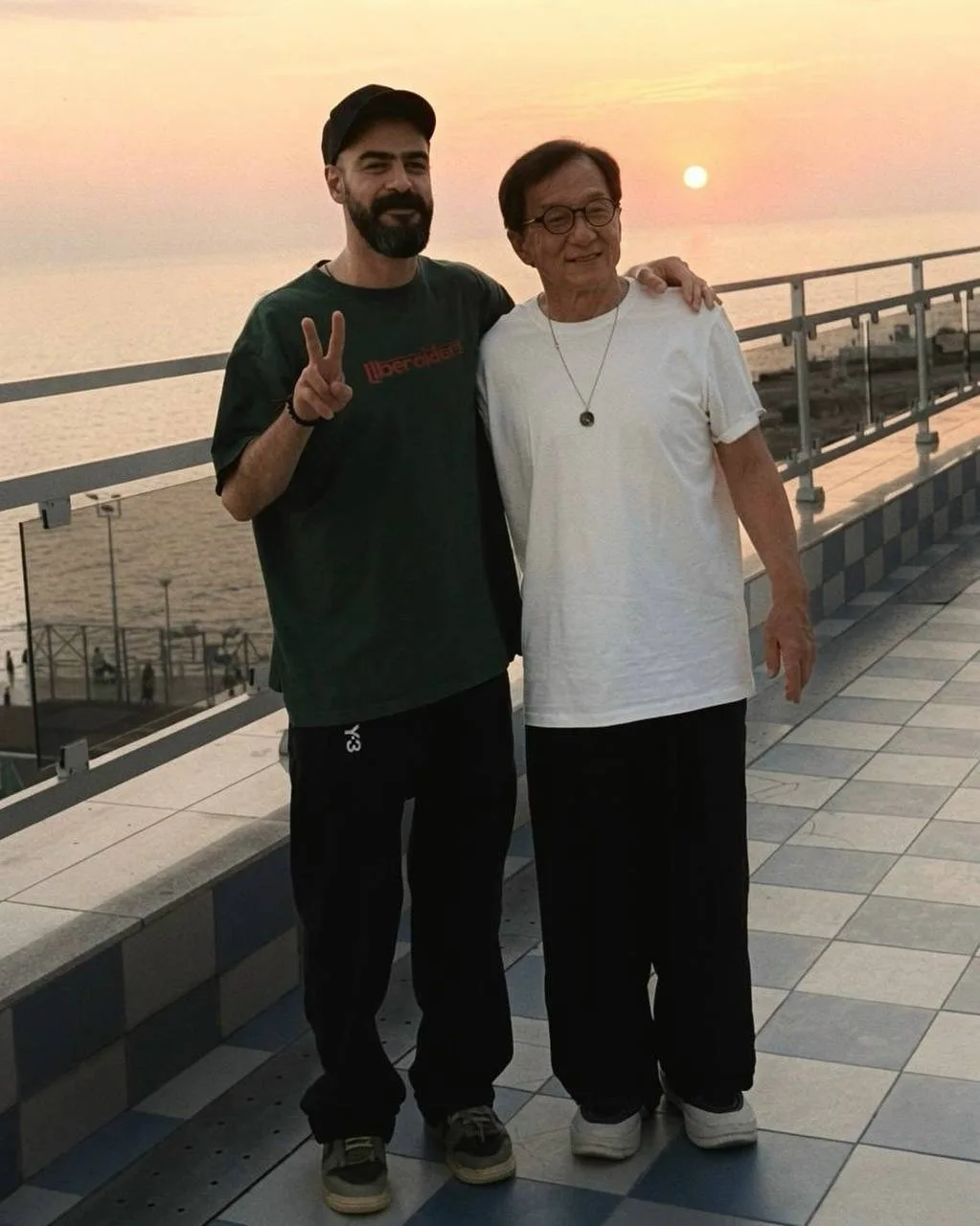 🔥 Один из самых неожиданных дуэтов лета - Джеки Чан и Miyagi

В Казахстане, где идут съёмки фильма 