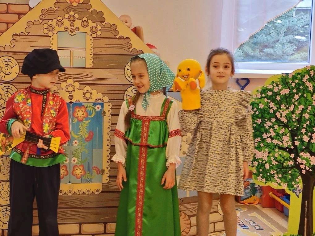Сегодня, 27 марта самые маленькие зрители детского сада "Чебурашки" погрузились в волше...