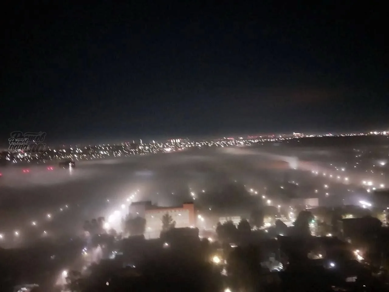 🌫️ Ростов накрыло туманом