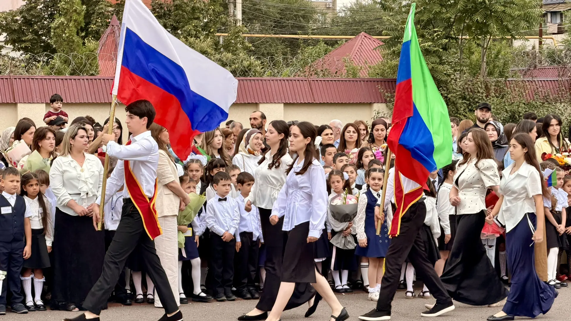 🇷🇺 День знаний в школе №19