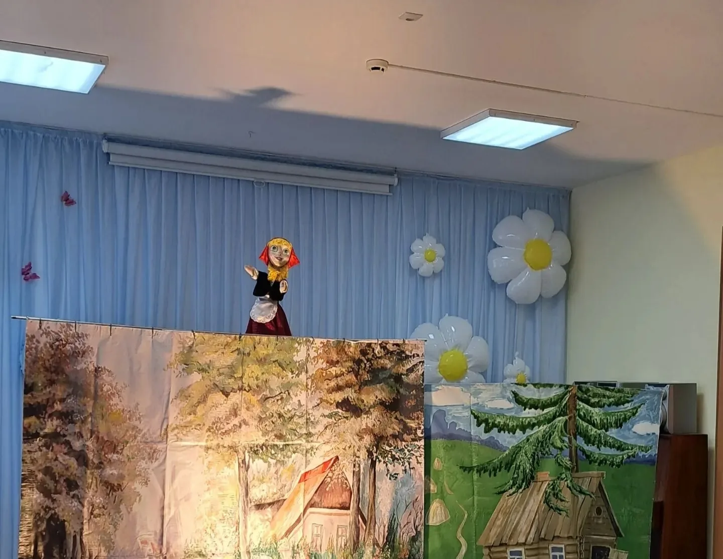 ☝️И снова у нас в гостях артисты ТЮЗа - театр "Весёлая карусель"🎠 со спектаклем по мотивам сказки Ш