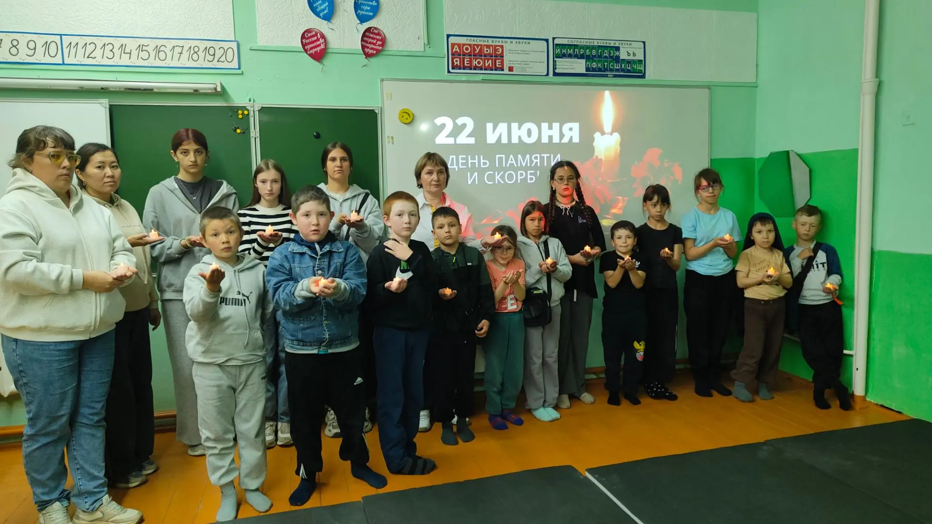 🕯 Память, омытая дождём: 19-й день в лагере «Первые»

Сегодня, 22 июня — День памяти и скорби. Ровн