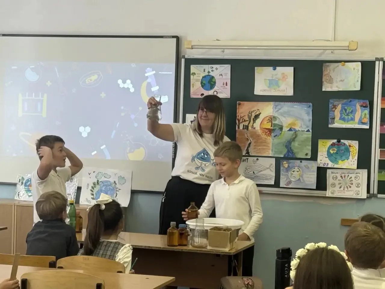 «Урок чистой воды» для учеников 2  «Д» класса провели представители компании Росводокан...