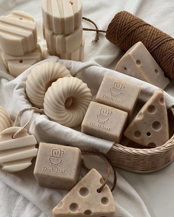 🌱 Есть что-то медитативное в том, чтобы мылиться кусковым мылом. Это не про чтобы быстро принять душ