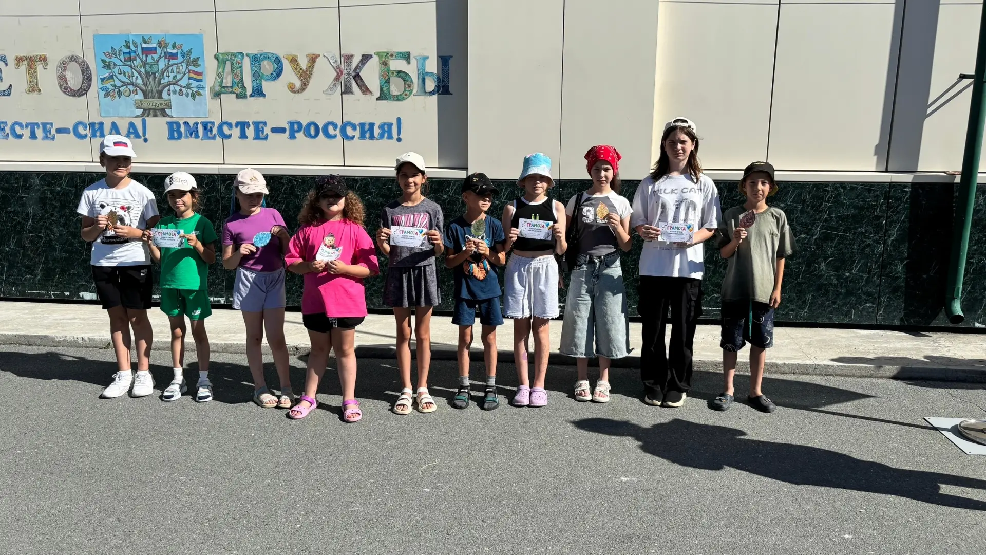 ДЕНЬ ДЕВЯТЫЙ.ОСТАНОВКА «МУЗЫКАЛЬНАЯ РОССИЯ»🎤
✨Утро в лагере «Солнечный» по традиции началось с бодр