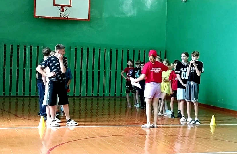 Безопасность — это серьёзно, но учиться ей можно весело! 

В пришкольном лагере «Парус» провели спор