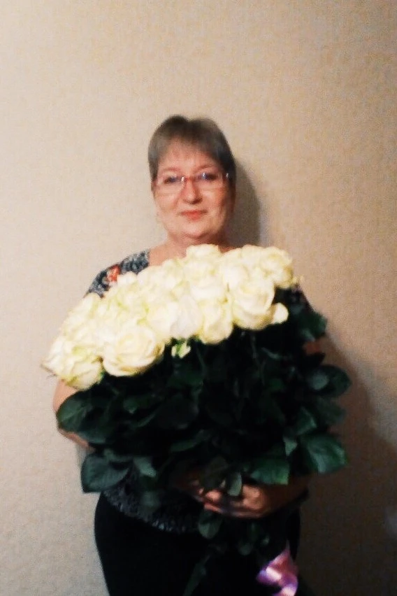 ✨ Человек с золотыми руками и большим сердцем ✨

💫 Никитина Лола Ивановна замечательный человек и н