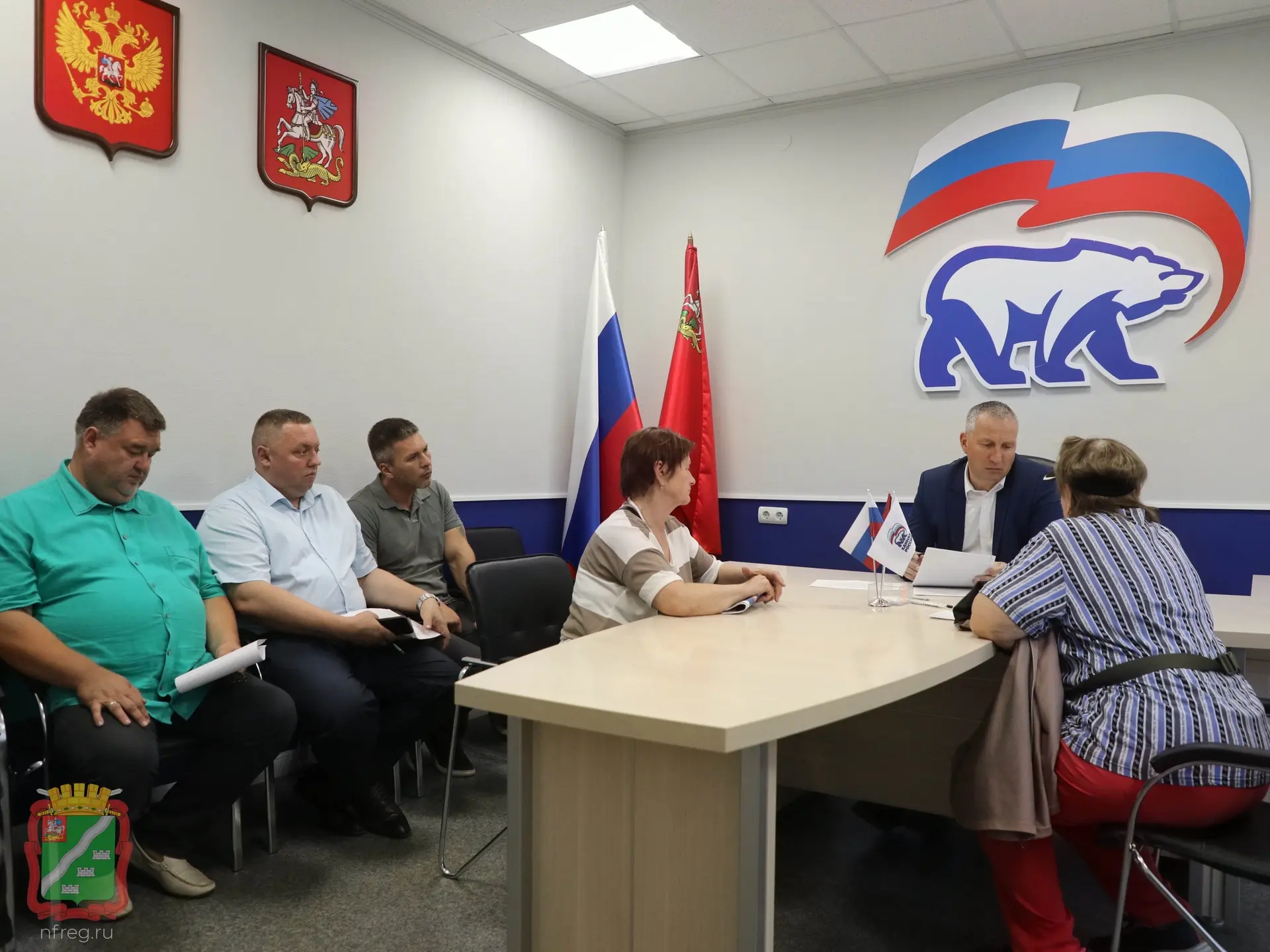 Встретился с жителями на площадке общественной приёмной партии Единая Россия. Живой диа...
