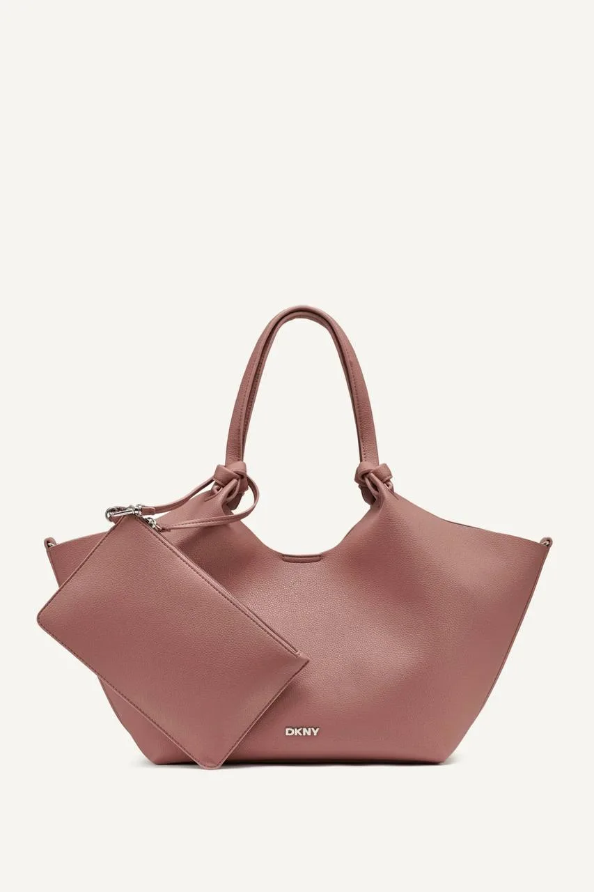 Только что приехала 😻 самая популярная модель бренда DKNY в новом цвете 

⏺ В НАЛИЧИИ, уже у нас в 