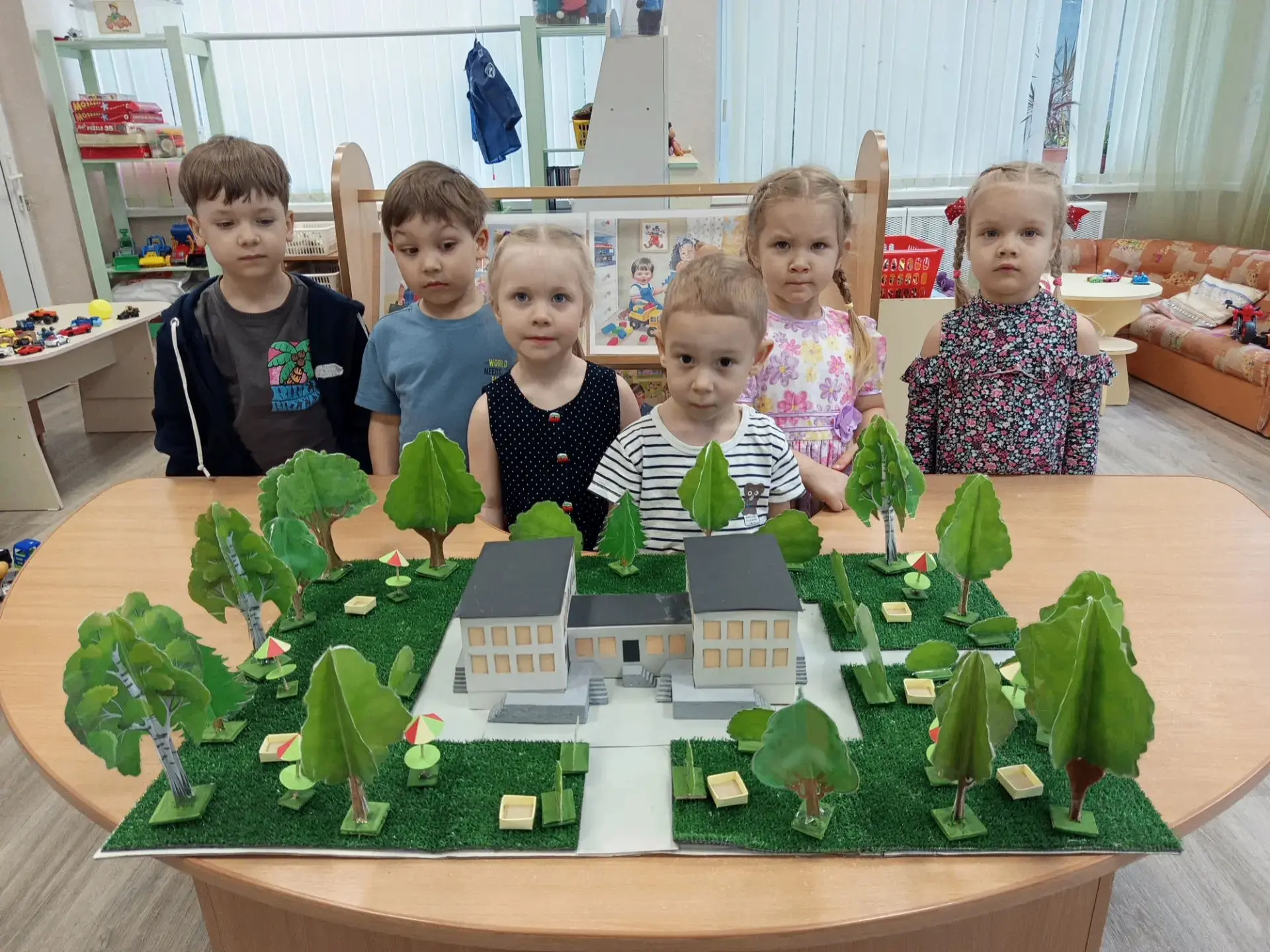 Макет детского сада: изучаем пространство вместе! 🗺️В средней группе продолжается тема...