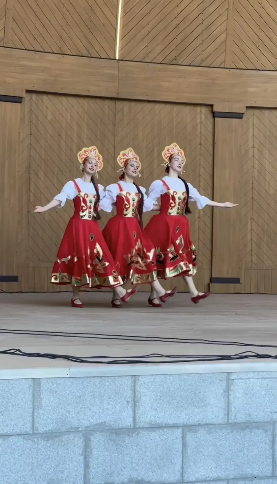 Музыкально-поэтическая программа «Московские окна» в парке «Сокольники»