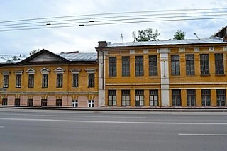 Уфимское уездное училище

Здание расположено по адресу: ул. Цюрупы, 18 / ул. Пушкина, 110. Оно постр
