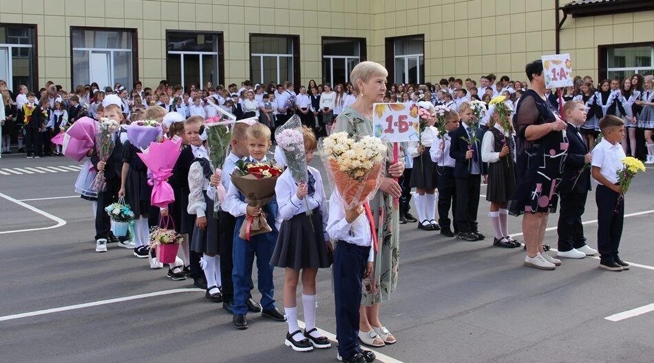 ✅1 сентября 2026 года, во всех школах Красногорского района Брянской области прошли тор...