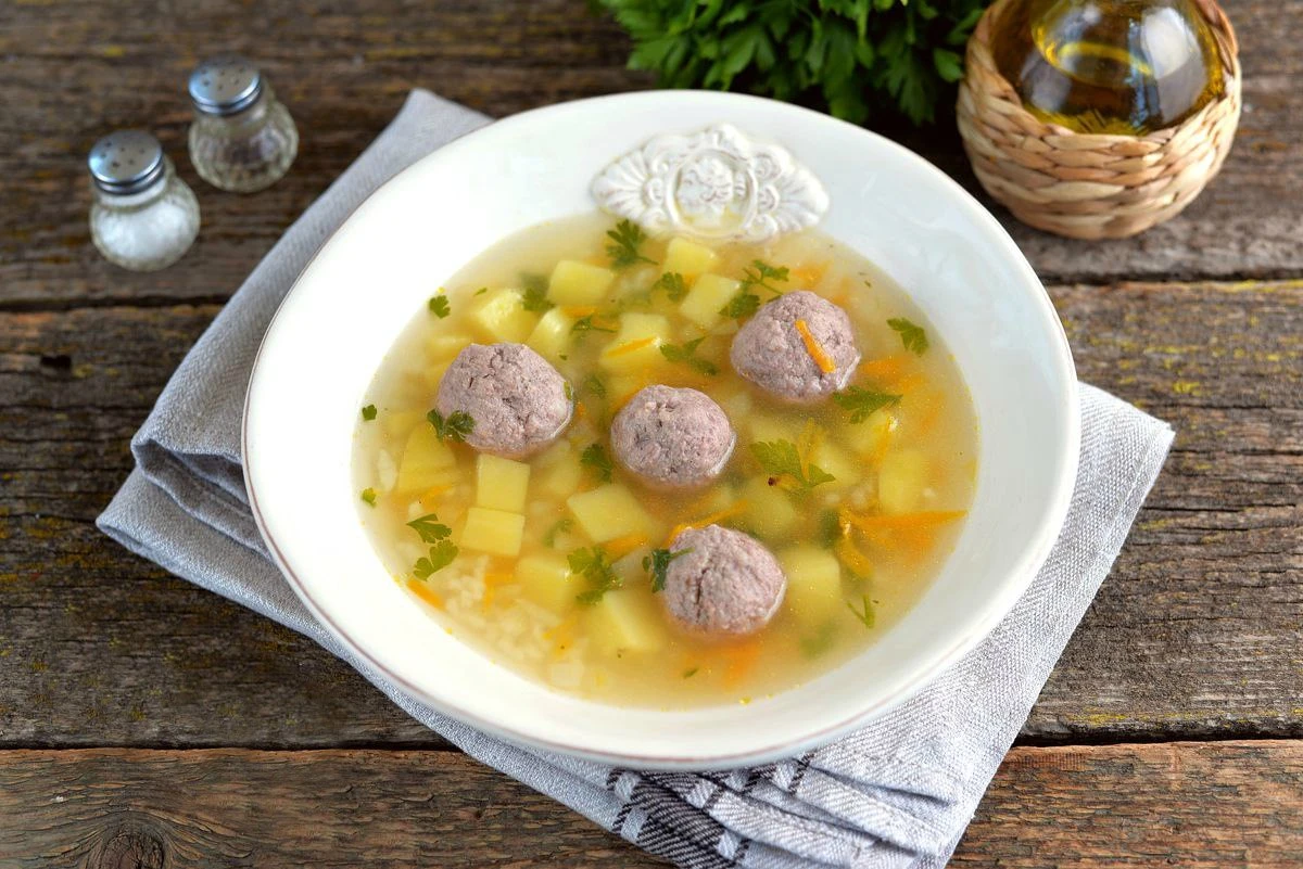 Картофельный суп с фрикадельками