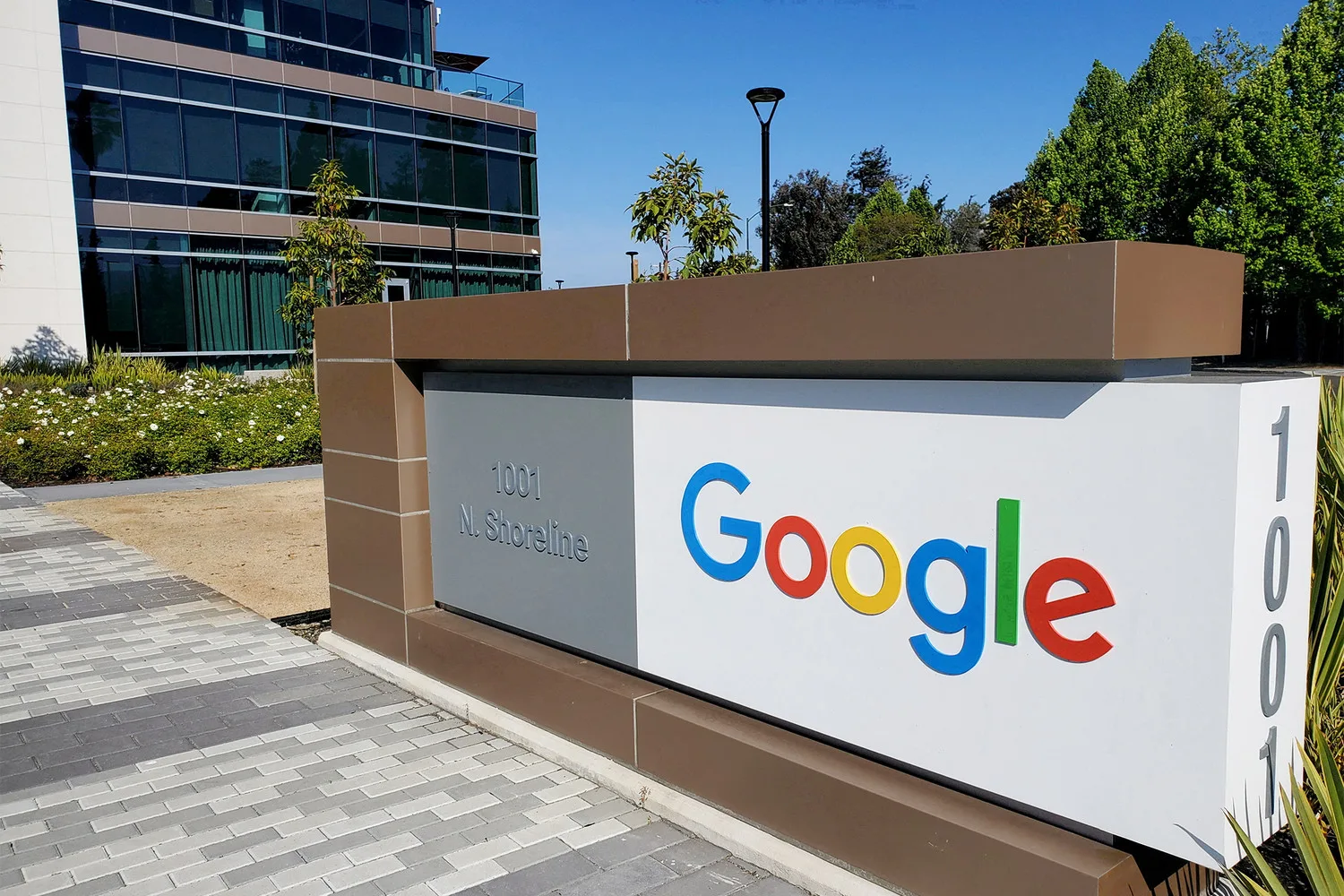 ИИ | GOOGLE GEMINI ОБВИНИЛИ В РАСИЗМЕ