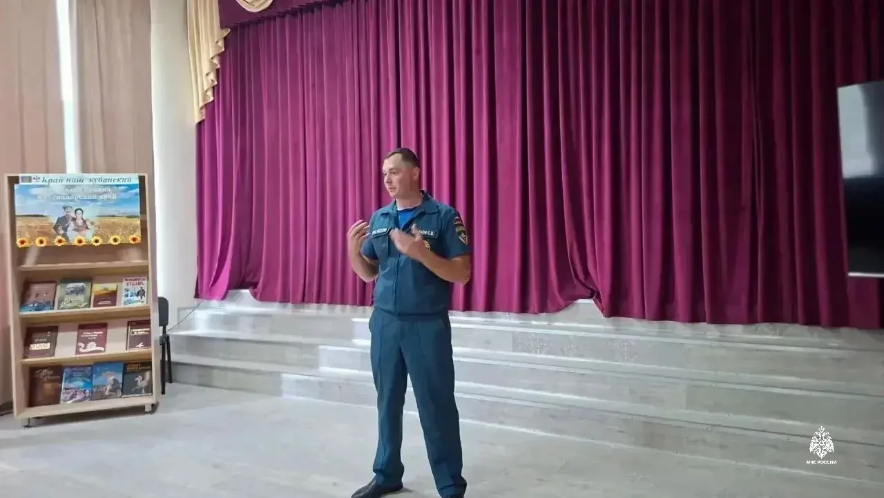 Урок мужества: школьники узнали о работе огнеборцев и правилах безопасности
