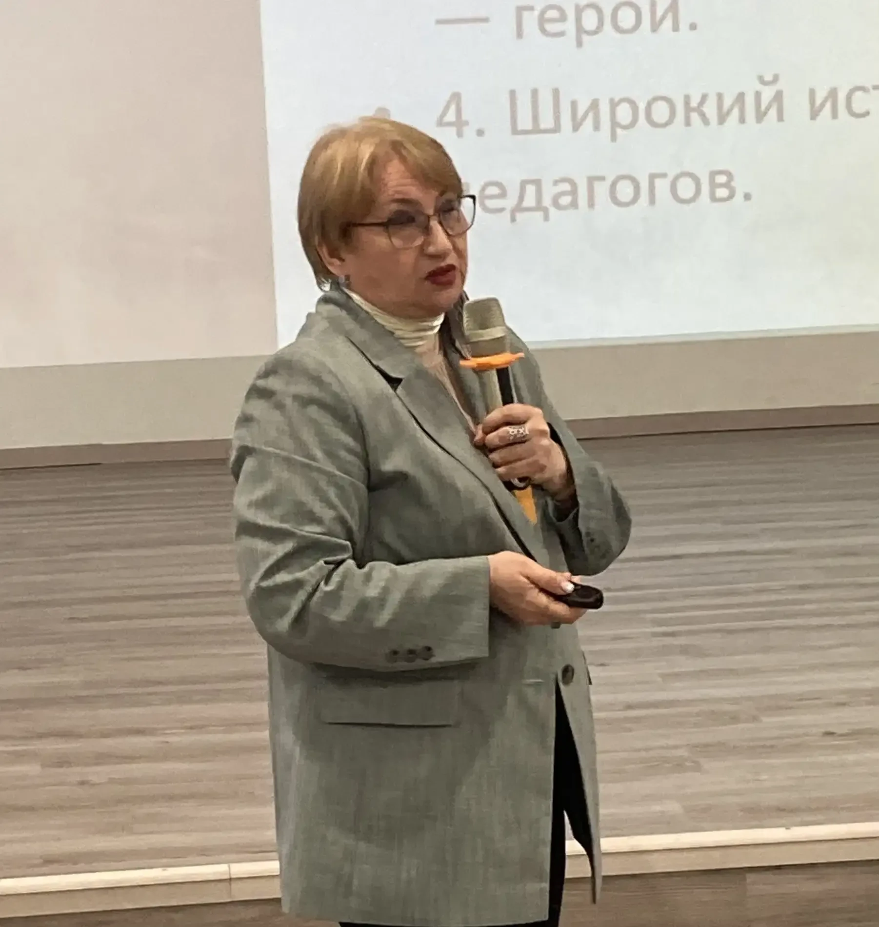 Педагоги Чувашии обсудили актуальные вопросы преподавания истории нашего края и духовно-нравственной