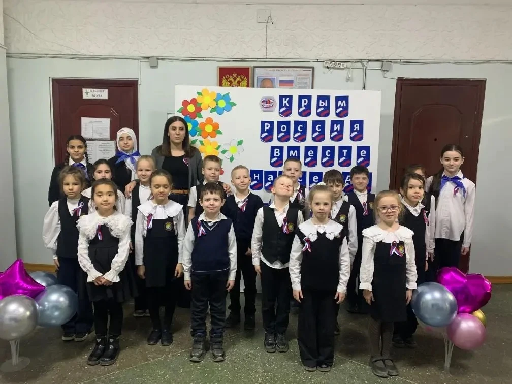 ✨🇷🇺Сегодня, 18 марта, лидеры первичного отделения Движения Первых МБОУ «СОШ №1 им. Магомедова М. М.»