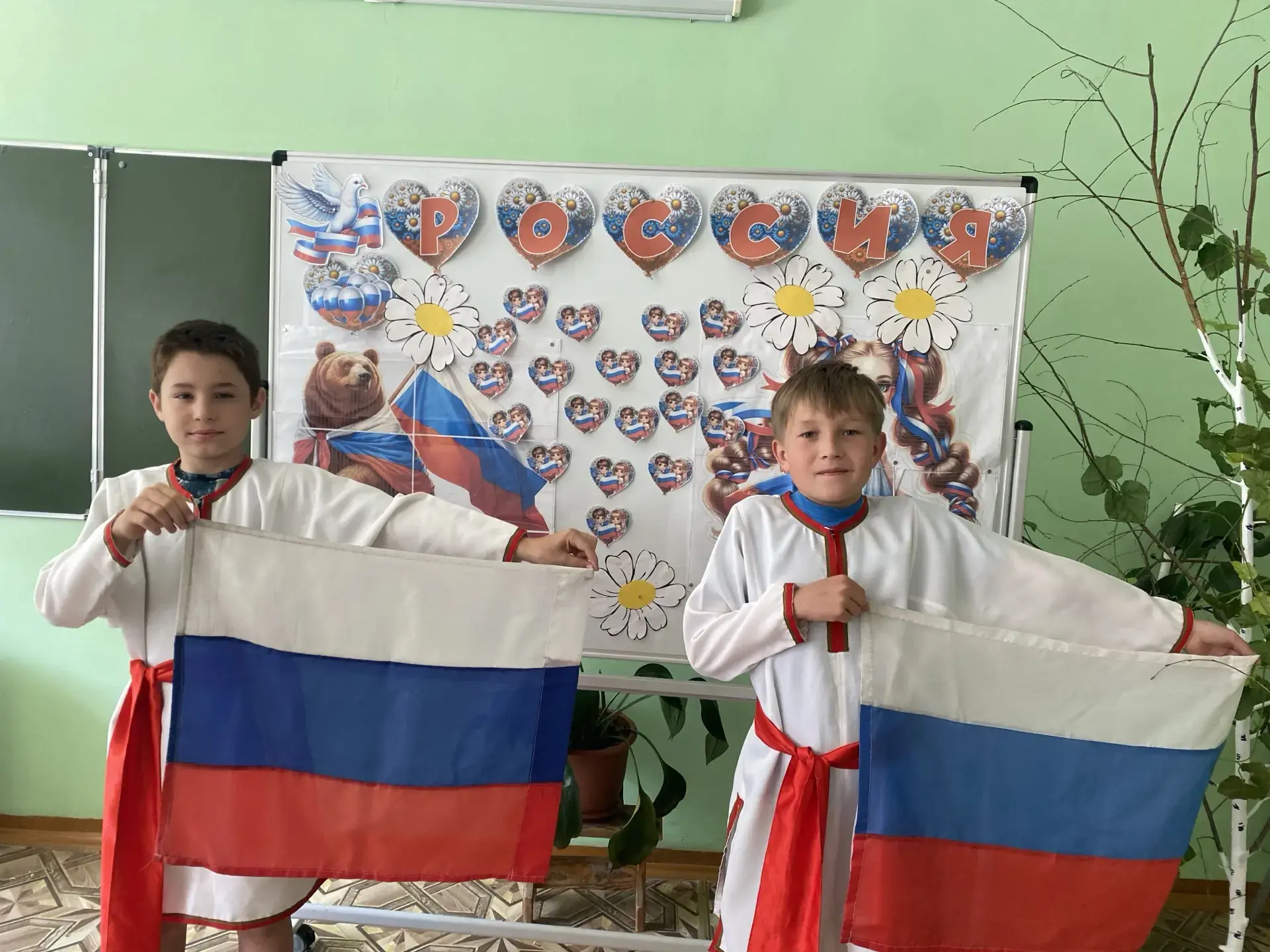 В рамках Всероссийской акции «Родиной горжусь» в  нашей школе по инициативе советника директора по в