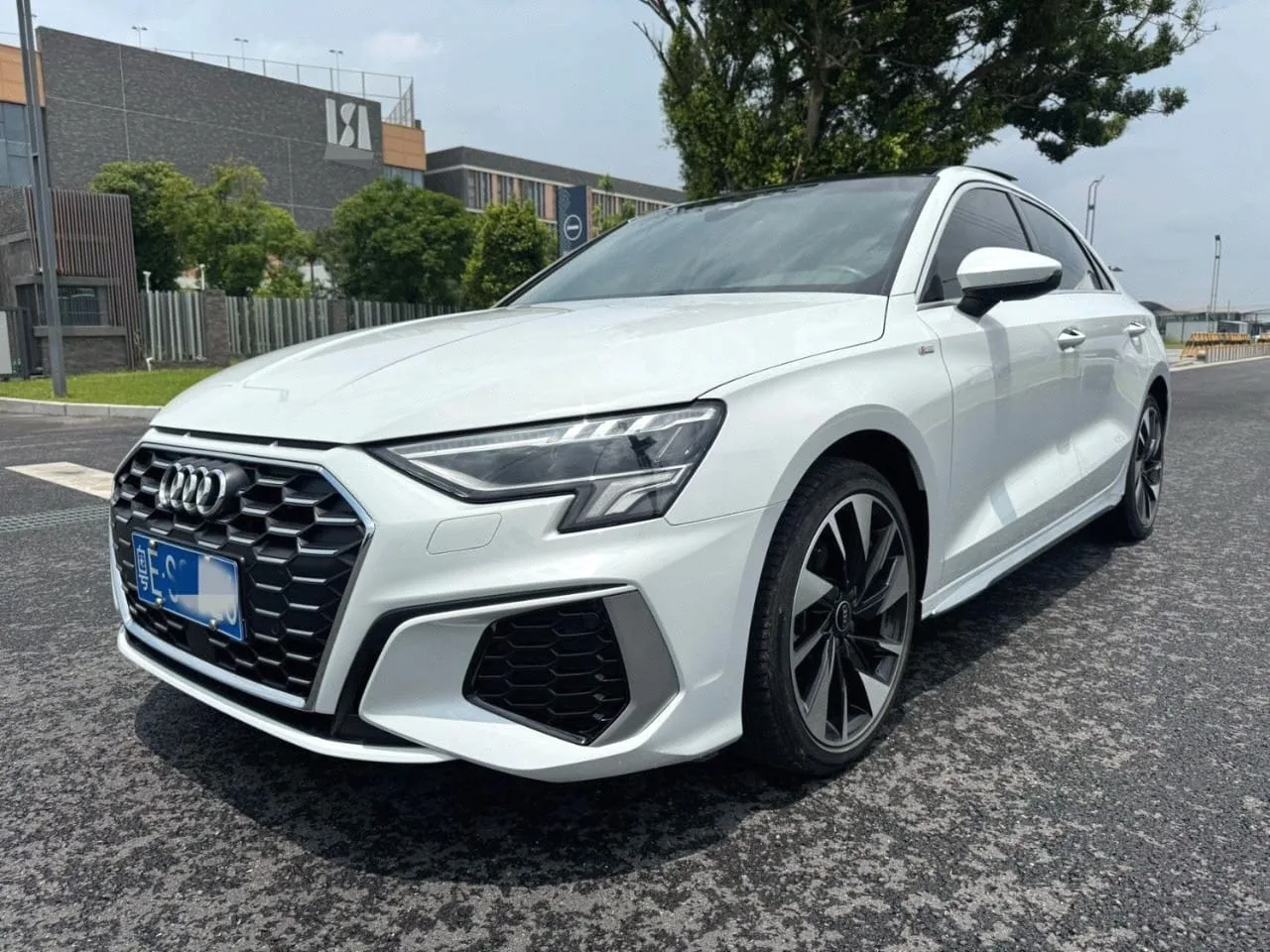 Ауди A3L