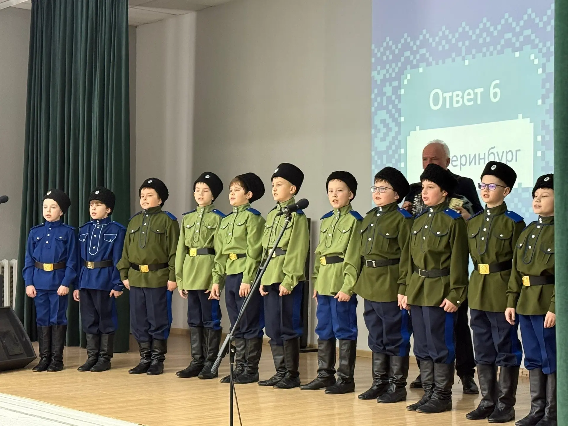 В преддверии Международного женского дня в нашей школе состоялся праздничный концерт, который подари