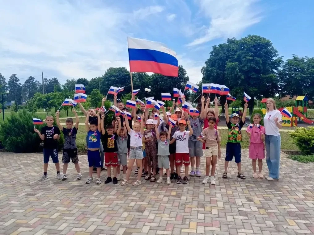 💫В нашем лагере дневного пребывания прошли яркие и познавательные мероприятия, посвящённые Дню Росс