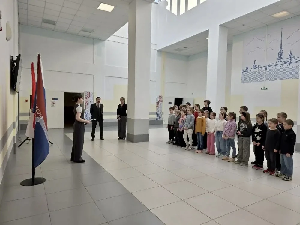 На базе школы на Глеба Успенского стартовала смена городского оздоровительного лагеря «Единство наук