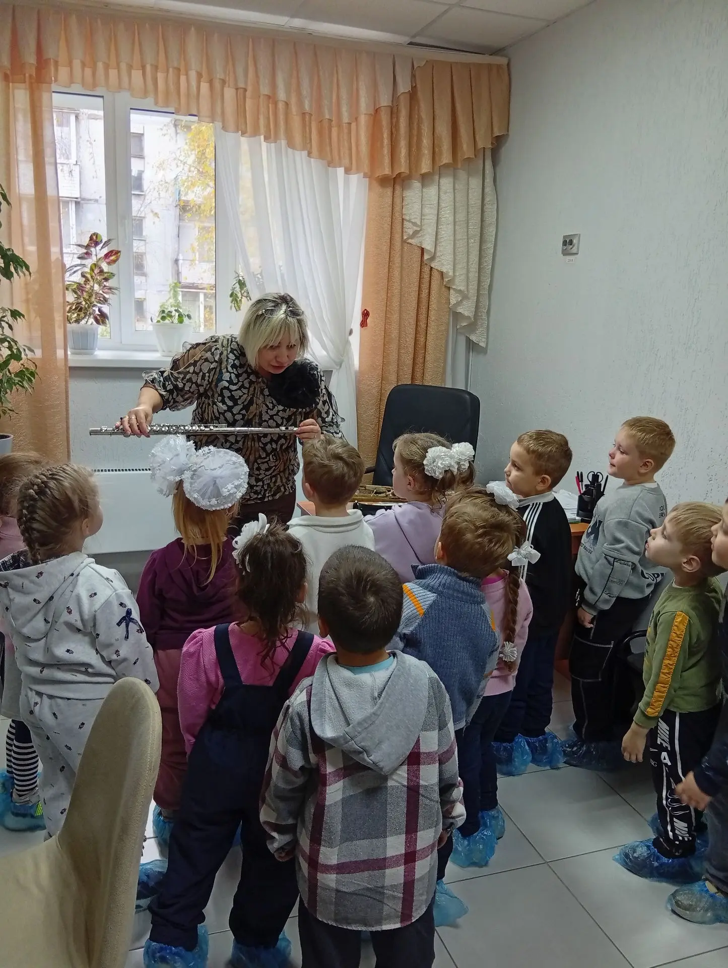 1 октября, в Международный день музыки, к нам в гости пришли ребята из детского сада "А...