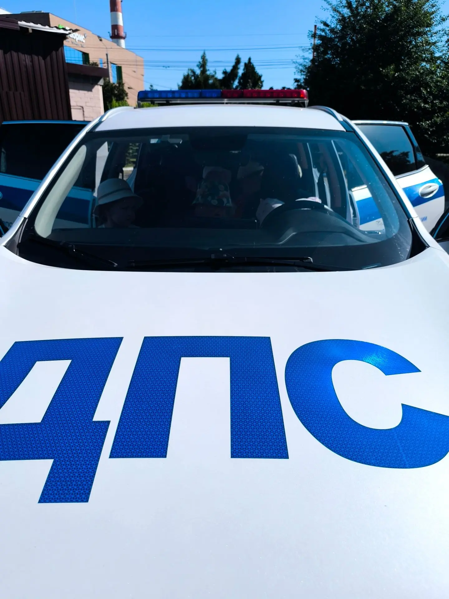 🚓 Безопасность на дорогах — это важно! 🚦В детском саду №3 «Звездочка» прошло увлекательное и позна