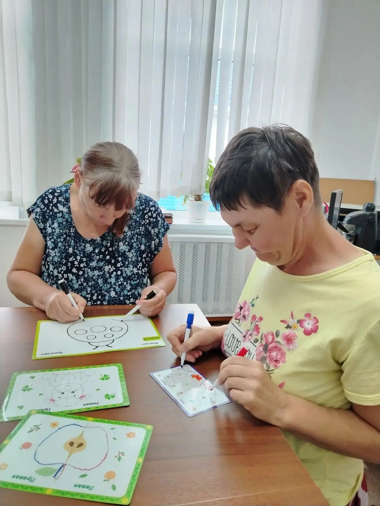 Гимнастика для ума – рисуем двумя руками