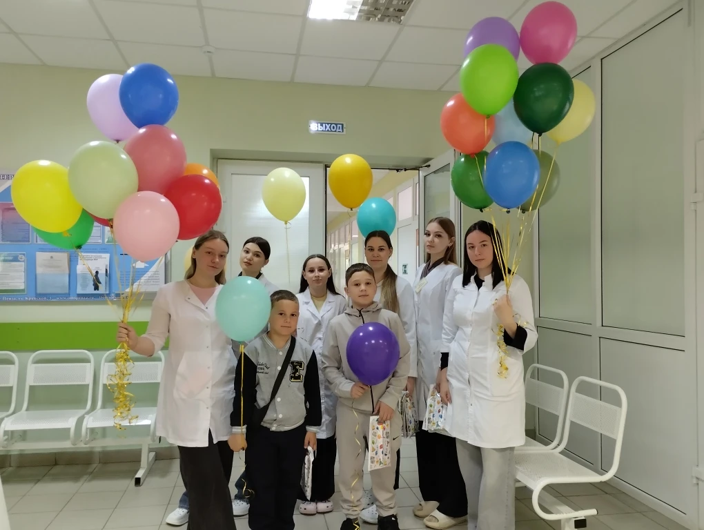 1 июня, в День защиты детей, администрация Пензенского базового медицинского колледжа у...