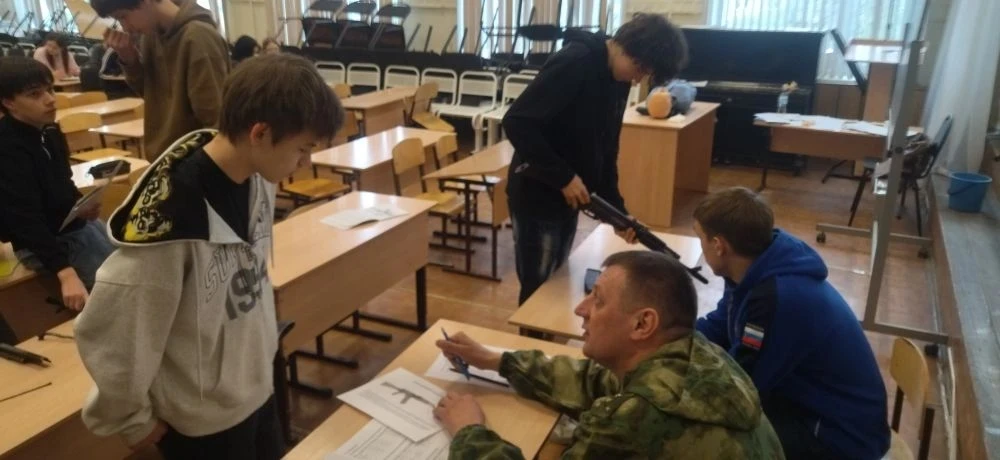 25 апреля в лицее состоялись профильные сборы по ОБЗР среди учащихся 8х классов.