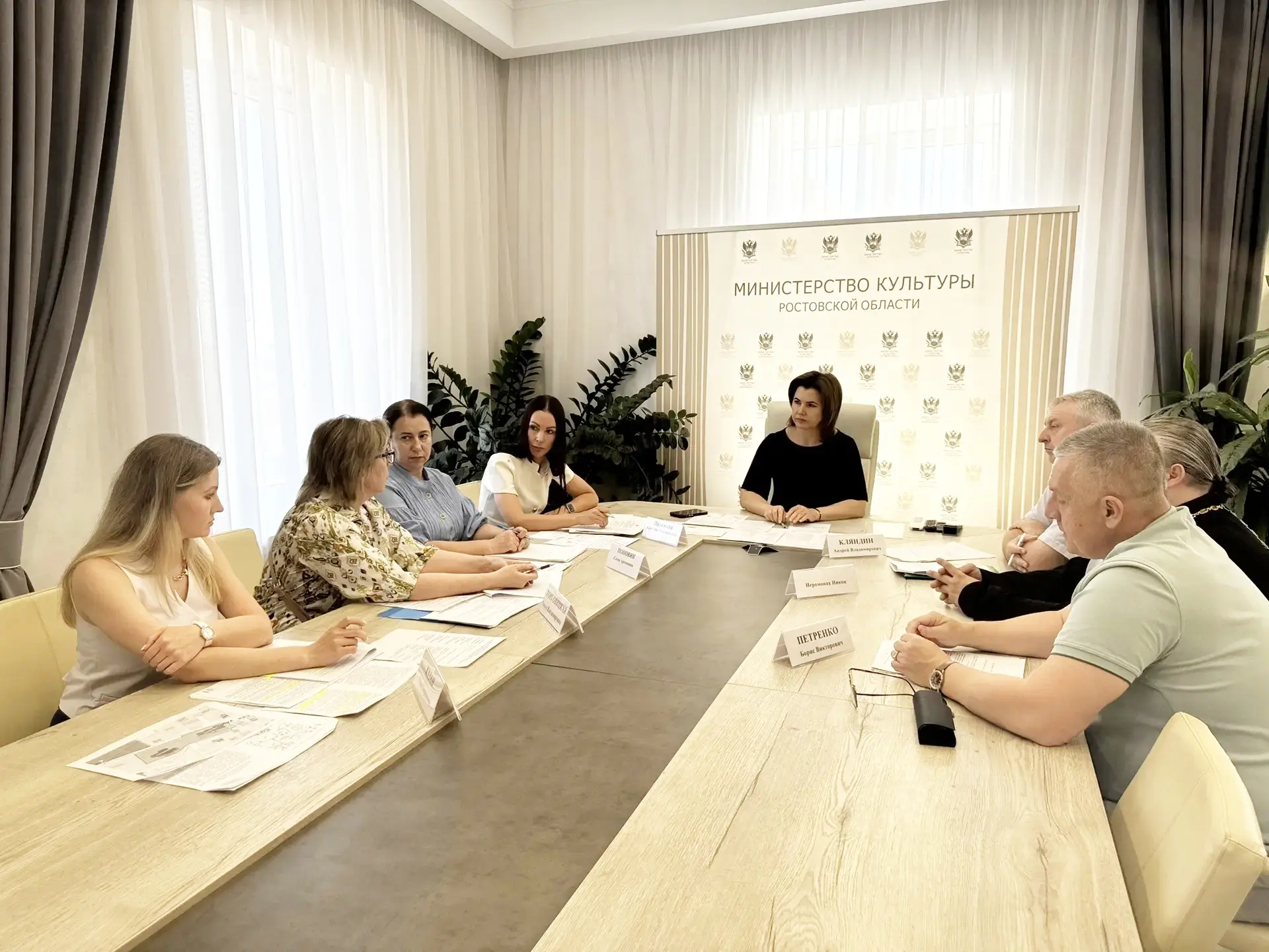 Провела совещание по вопросу раздела земельного участка, расположенного в станице Старочеркасской Ак