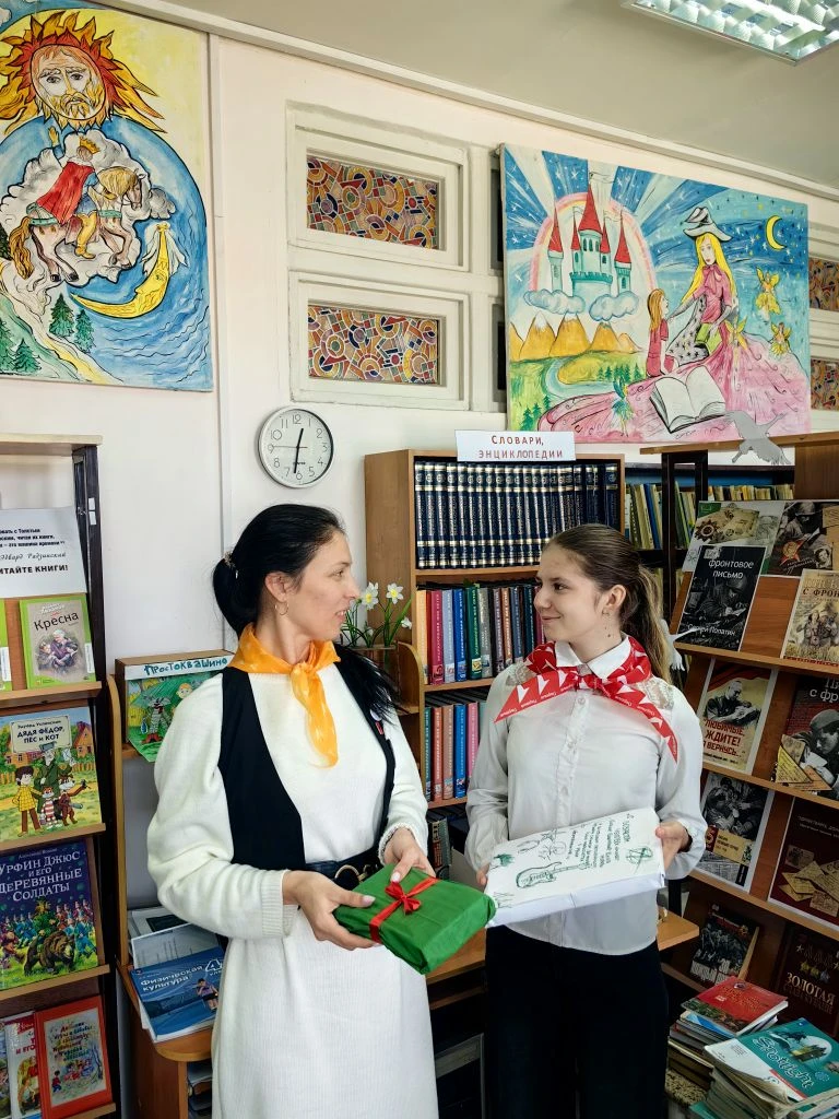 В нашей библиотеке прошла акция «День книгодарения: что скрывает обложка?»  14 февраля — это замечат