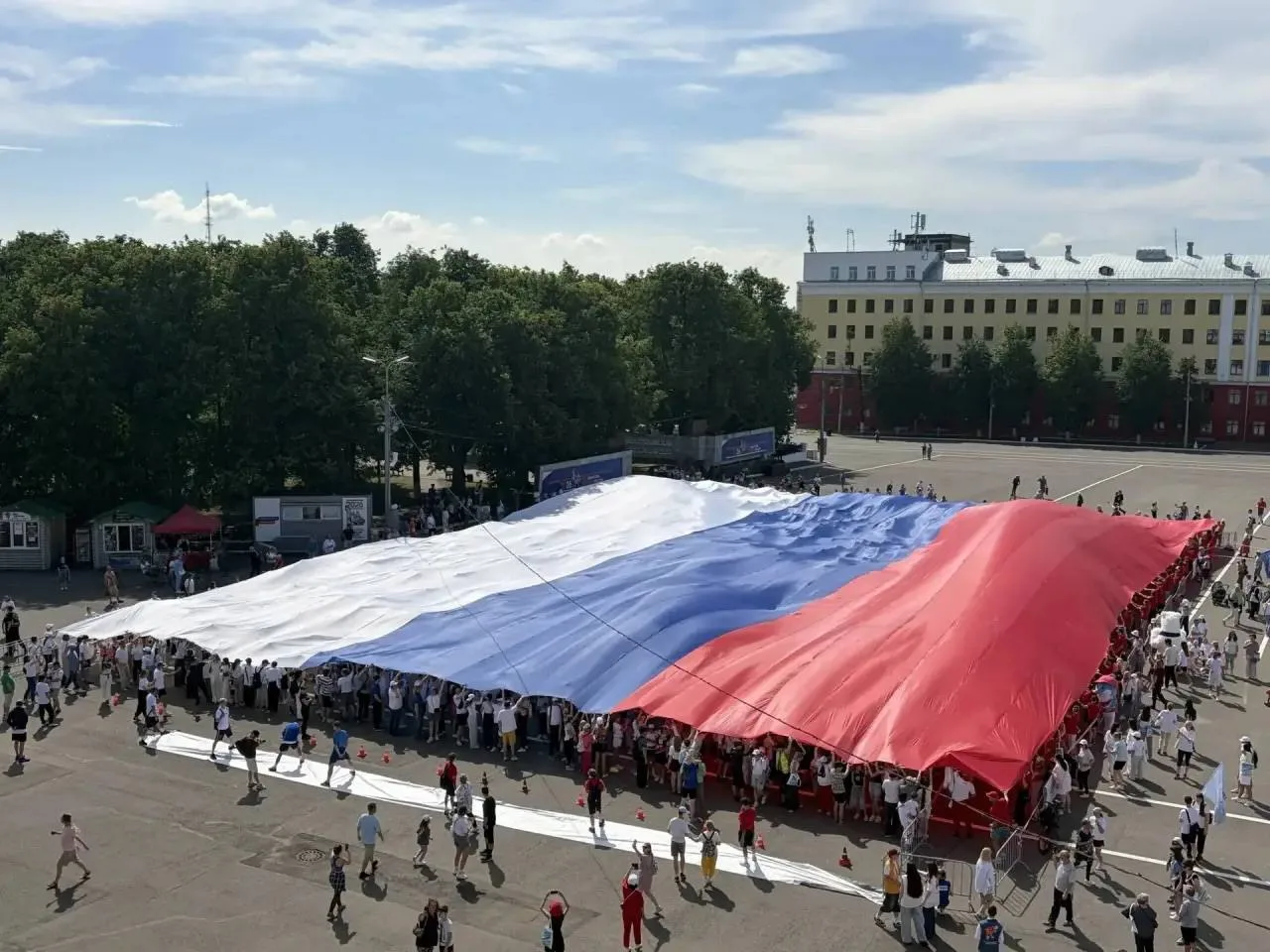 С Днём России! 🇷🇺

Сегодня мы отмечаем главный праздник нашей страны — день, объединяющий миллионы