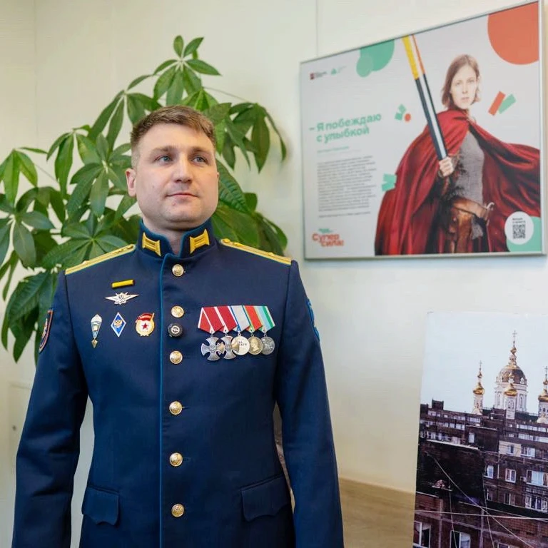 Сегодня День Воздушно-десантных войск России
 
Мой отец, дядя и дед – все служили в ВДВ. Я любил слу