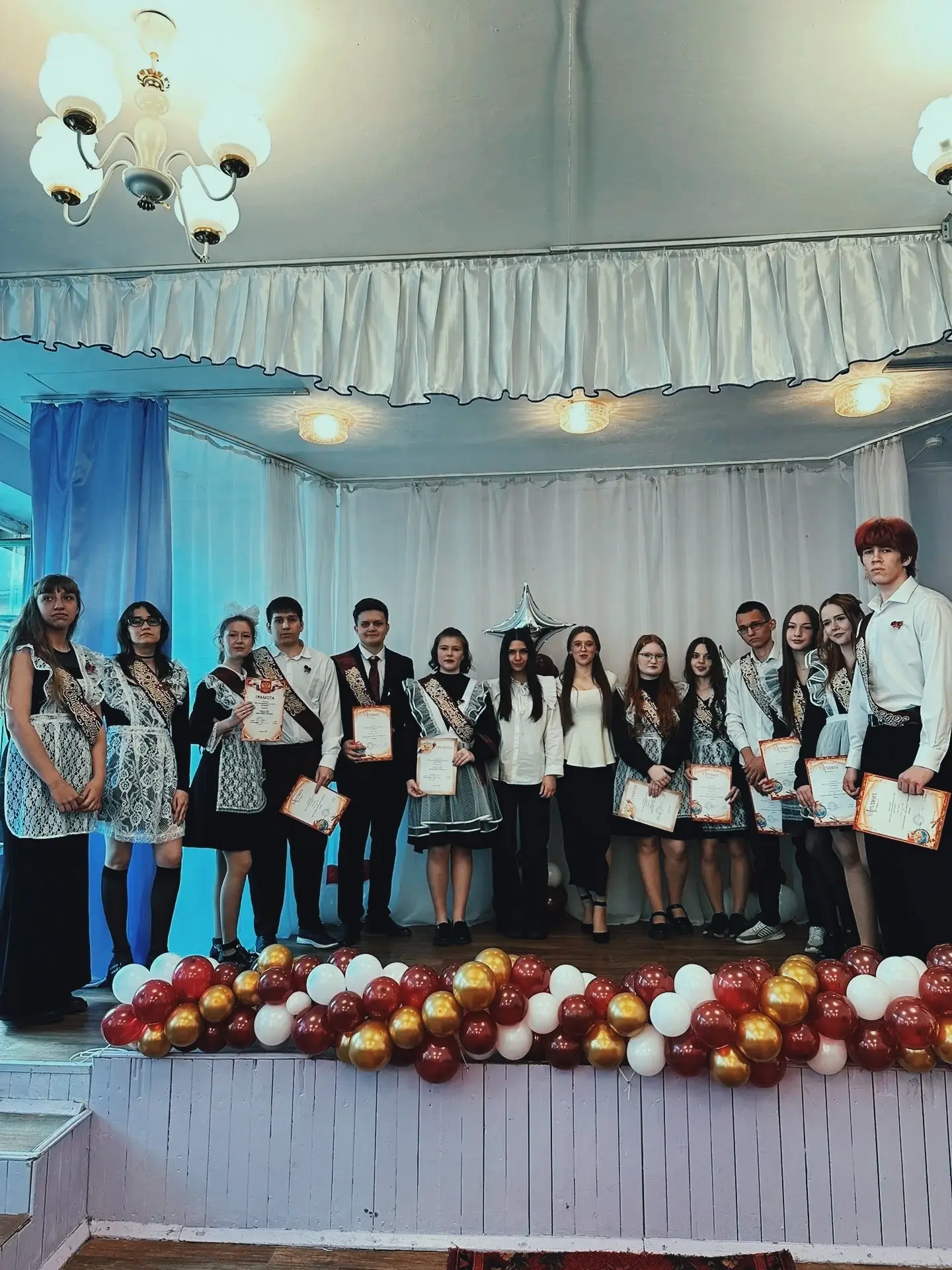 🎉 Дорогие выпускники 9-х классов и 11 класса школы №5! 🎉

Сегодня особенный, трогательный день — з