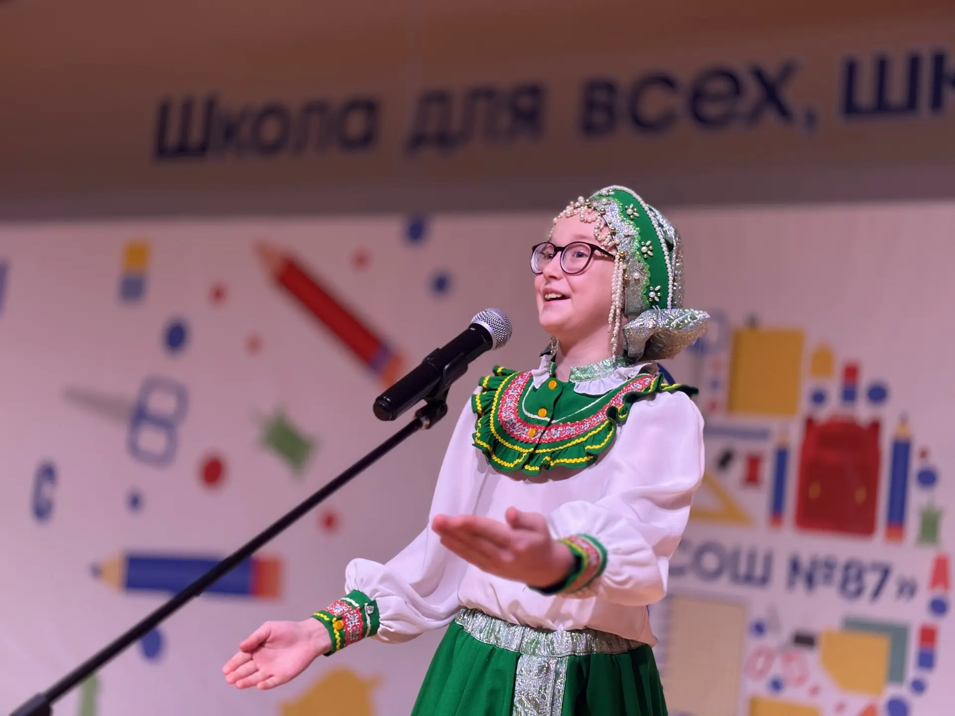 В нашей  школе прошел творческий конкурс «Алло, мы ищем таланты». Это было яркое событие, которое по
