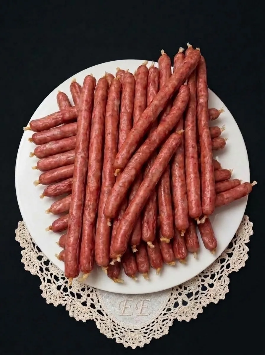 Колбаски охотничьи. Очень часто делаю , ну вкусные же они .Состав :,свиная лопатка +гру...