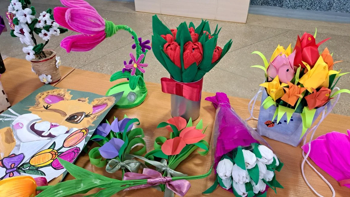 Пусть добро расцветает! 🌷💖    🌷Сегодня наша школа наполнилась яркими красками и теплом — у нас прошл