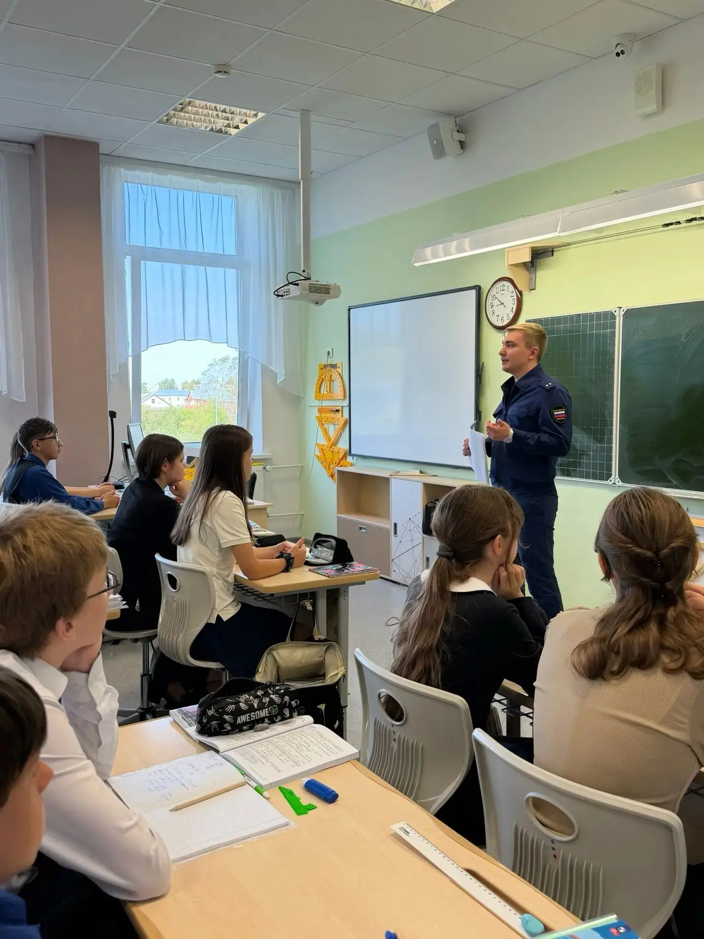 🇷🇺👮 В День солидарности в борьбе с терроризмом, в рамках работы по правовому просвещ...