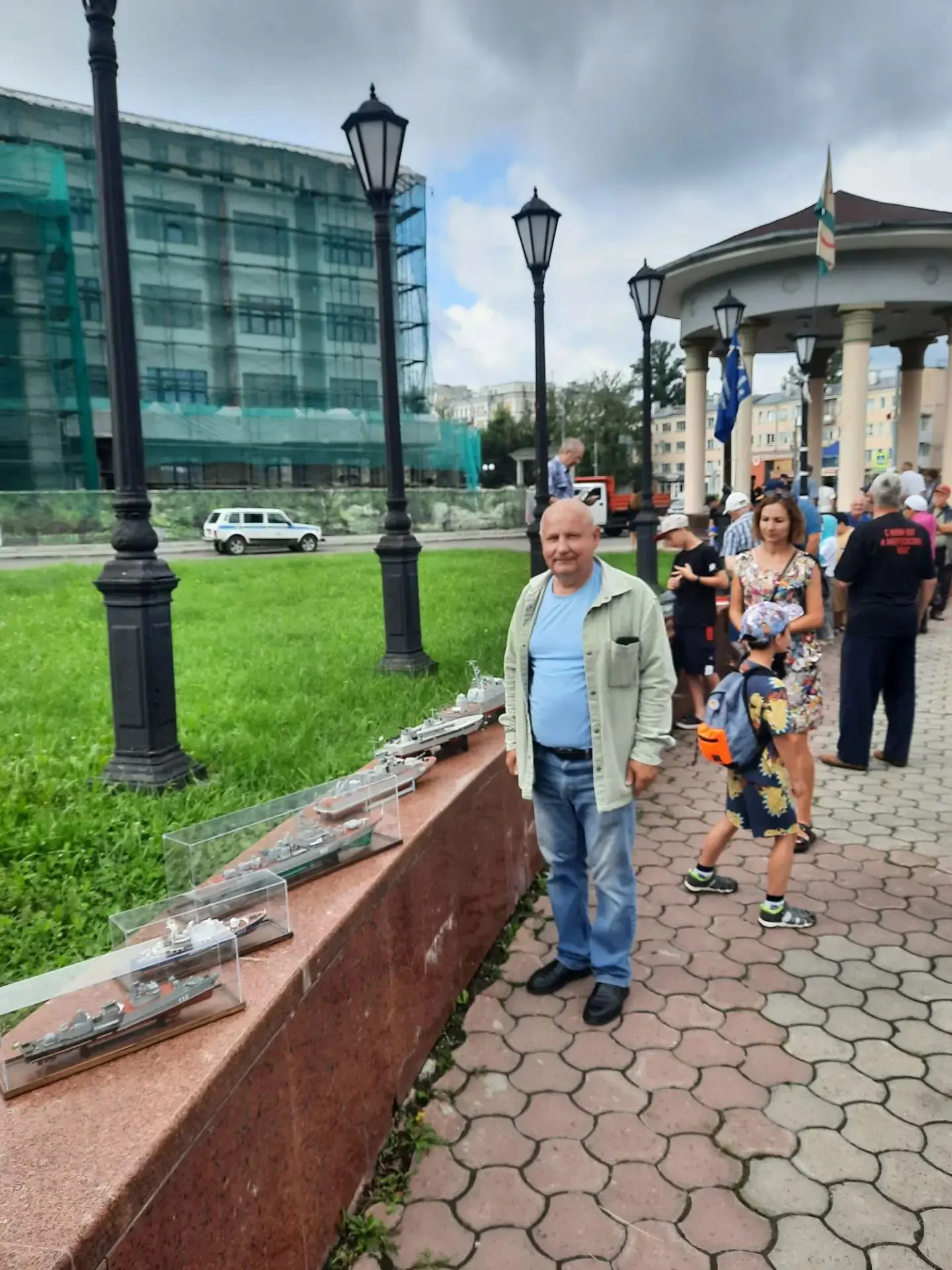 В День военно-морского флота педагоги Дворца творчества им. Н. К. Крупской организовали  выставку мо