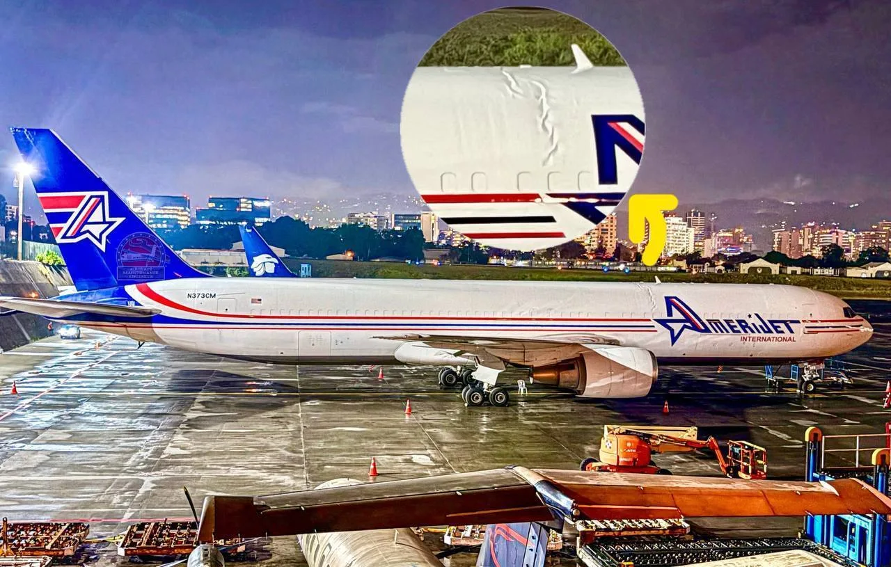 Самолет Boeing 767-300F N373CM авиакомпании Amerijet получил видимые повреждения верхне...