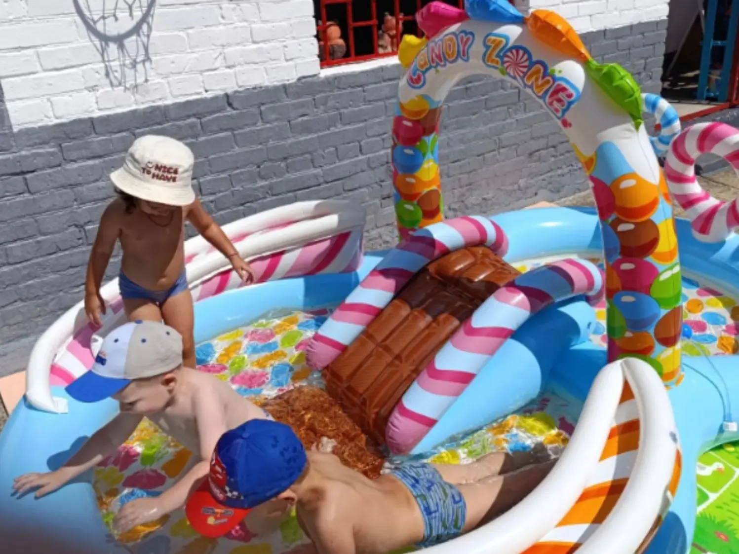 Лето, солнце и... море радости! ☀️💦

Наступила долгожданная жаркая пора, а значит, пришло время вод