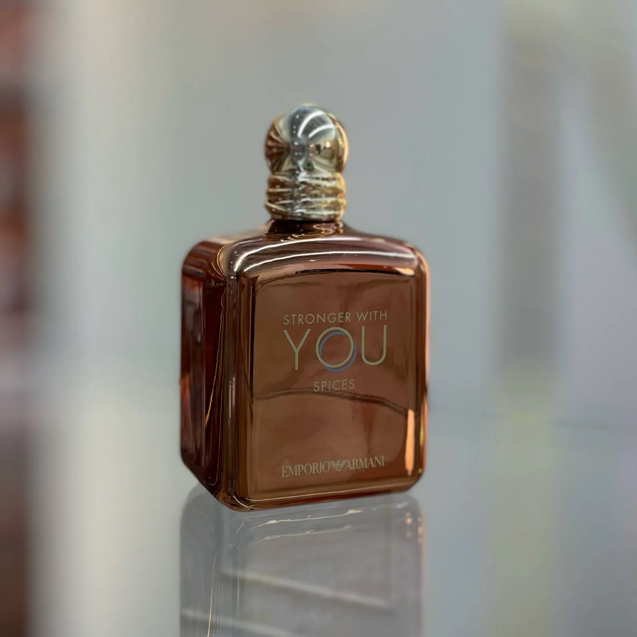 Armani Stronger With You Spices - новинка 2026 года

Верхние ноты взрываются искрами черного перца, 