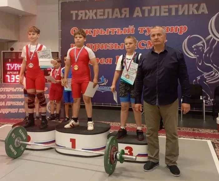 Минусинские тяжелоатлеты завоевали медали на красноярском помосте 

На краевом турнире на призы маст