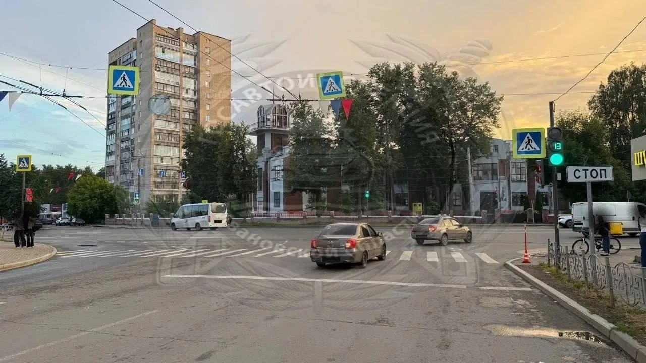 На проспекте Ленина сбили пешехода: водитель скрылся.

Вчера днём в Иванове на пешеходном переходе н