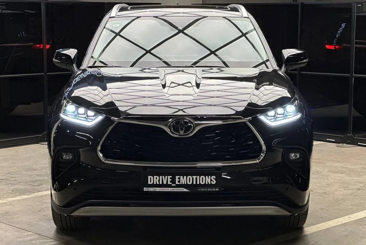 АКЦИЯ Toyota Highlander со скидкой 400.000   Стиль, комфорт и уверенность в каждой поездке Toyota Hi